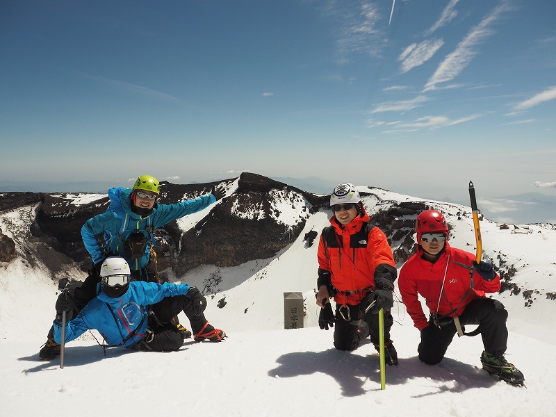 残雪の富士山登頂 - ユキフジ（4-5月開催）